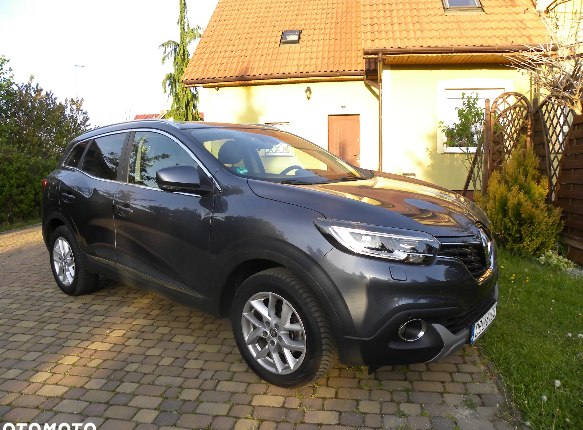 Renault Kadjar cena 54900 przebieg: 98000, rok produkcji 2016 z Bolesławiec małe 379